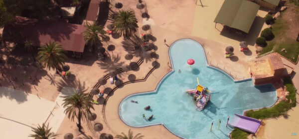 Entdecke das Aqualand El Arenal auf Mallorca: spektakuläre Wasserrutschen, Familienattraktionen, Pools und Sommerfeeling im größten Wasserpark der Insel.