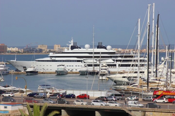 Luxus Yacht Katara