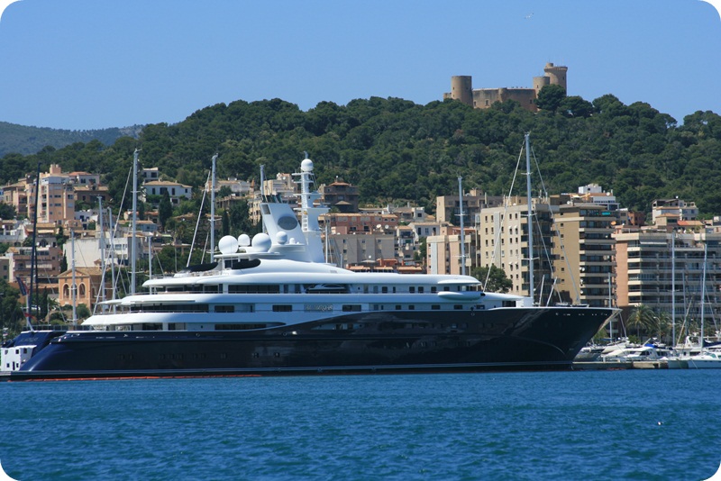 Al-mircaqab-luxus-yacht-palma-de-mallorca-8