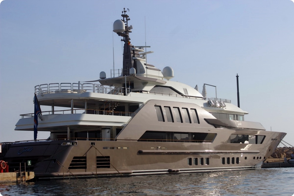 Jade Supperyacht im Hafen von Puerto Portals