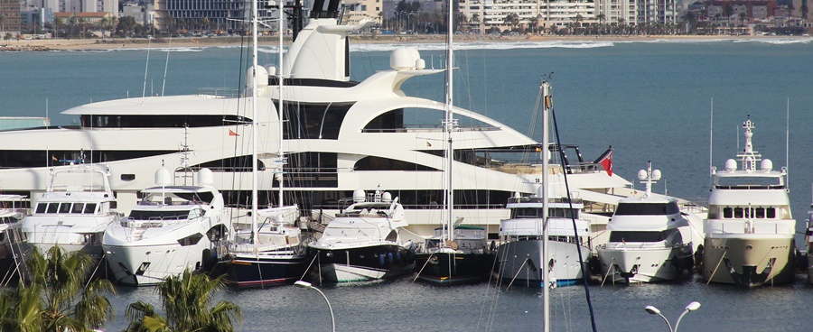 Die 95 Meter lange Luxus-Yacht PALLADIUM im Hafen von Palma de Mallorca: Ausstattung, Pool, technische Daten, Design und spannende Fakten zur heutigen AV.
