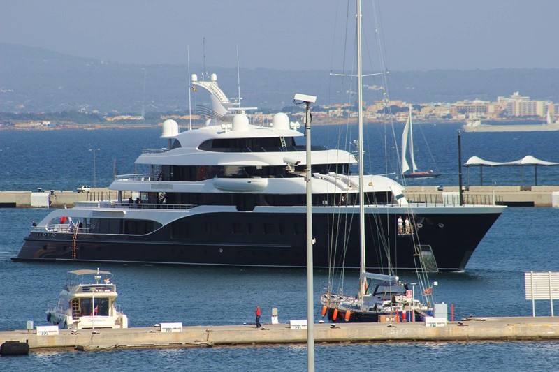 Symphony Super Yacht - im Hafen von Palma de Mallorca