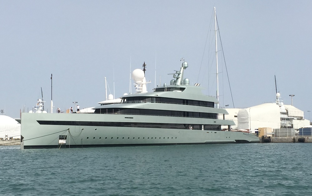 Savannah modernste Hybrid Luxusyacht der Welt im Hafen von Palma de Mallorca
