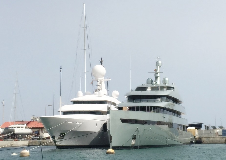 Savannah modernste Hybrid Luxusyacht der Welt im Hafen von Palma de Mallorca