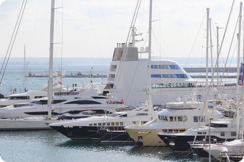 Megayacht A auf Mallorca – als Philippe Starcks schwimmende Designikone die Insel besuchte