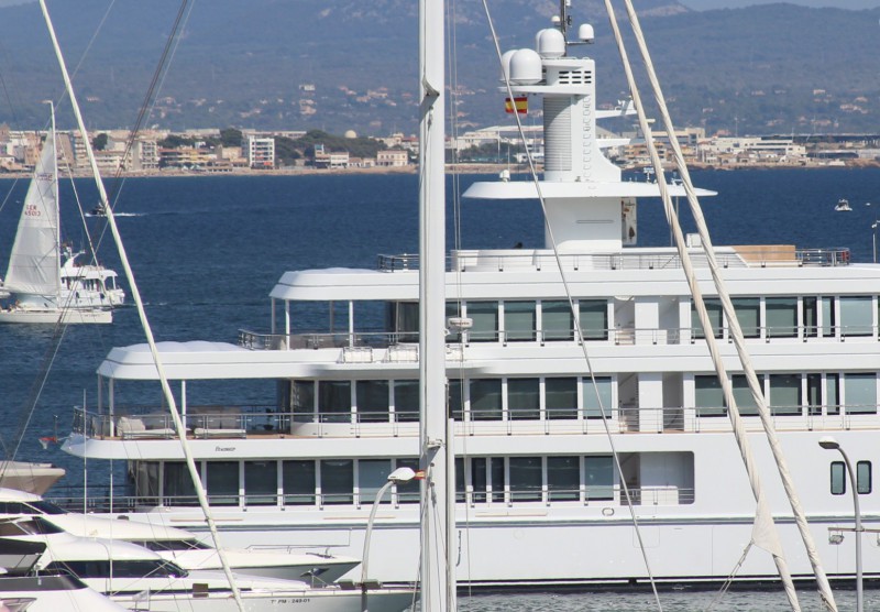 Superyacht Musashi im Hafen von Palma